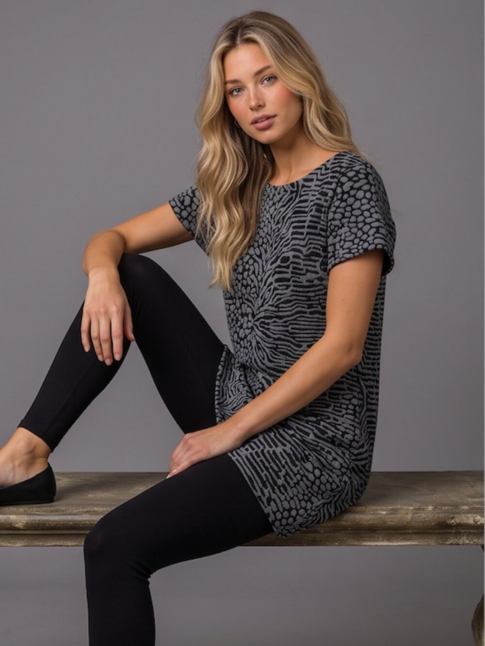 Black-Gray Textured Animal-Abstract Print Tunic – Relaxed Fit